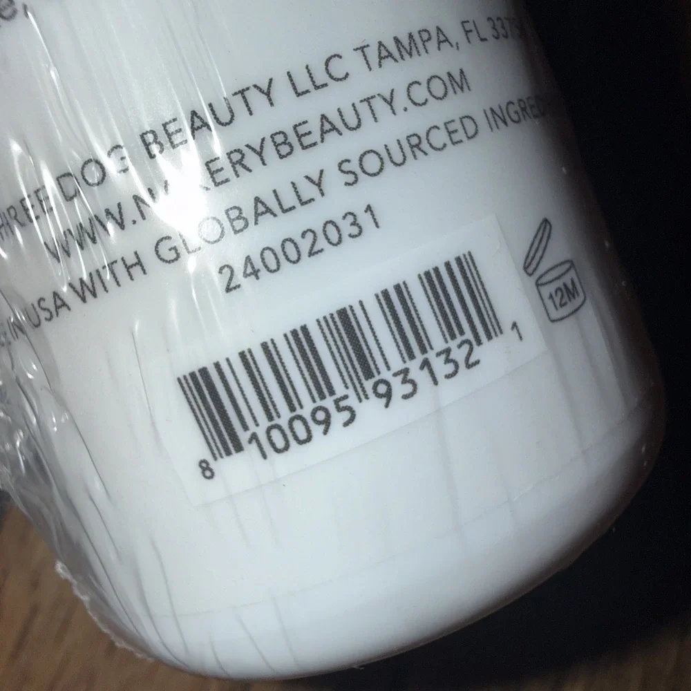 Nakery Beauty Hydra-C Oil to Foam Cleanser in Fresh‎ Flowers. 8.45 oz. - Sealed